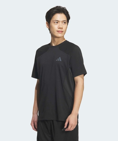 adidas(アディダス)の「テック エッセンシャルズ クールタッチ レギュラーフィット ステルス スリーバー 半袖Tシャツ / アディダス adidas(Tシャツ/カットソー・メンズ・ブラック・XX-LARGE/3XL/LARGE/MEDIUM/SMALL/X-LARGE/X-SMALL)」の1枚目の写真