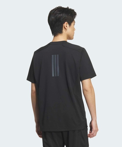adidas(アディダス)の「テック エッセンシャルズ クールタッチ レギュラーフィット ステルス スリーバー 半袖Tシャツ / アディダス adidas(Tシャツ/カットソー・メンズ・ブラック・XX-LARGE/3XL/LARGE/MEDIUM/SMALL/X-LARGE/X-SMALL)」の2枚目の写真