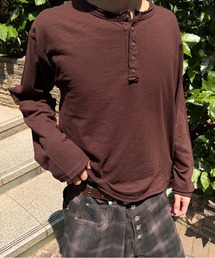 kutir（クティール）の「HENLEY NECK ROLL DESIGN SLUB LONG SLEEVE T-SHIRT／ヘンリーネック ロールデザイン スラブ ロングスリーブ Tシャツ（Tシャツ/カットソー）」
