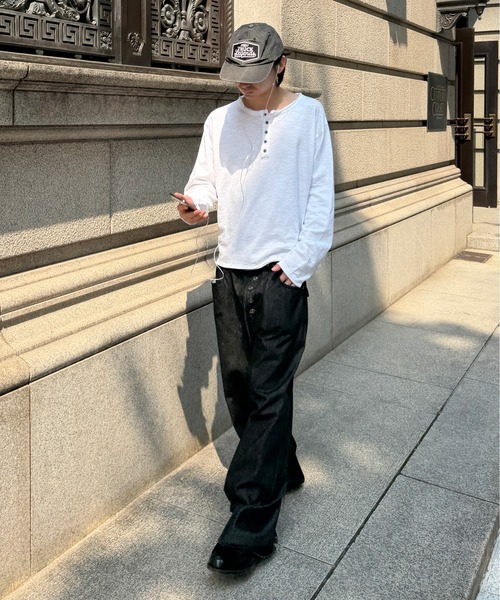kutir(クティール)の「HENLEY NECK ROLL DESIGN SLUB LONG SLEEVE T-SHIRT/ヘンリーネック ロールデザイン スラブ ロングスリーブ Tシャツ(Tシャツ/カットソー・メンズ・ブラック/ネイビー/ブラウン/オフホワイト/カーキ/ボルドー・MEDIUM/LARGE)」の8枚目の写真