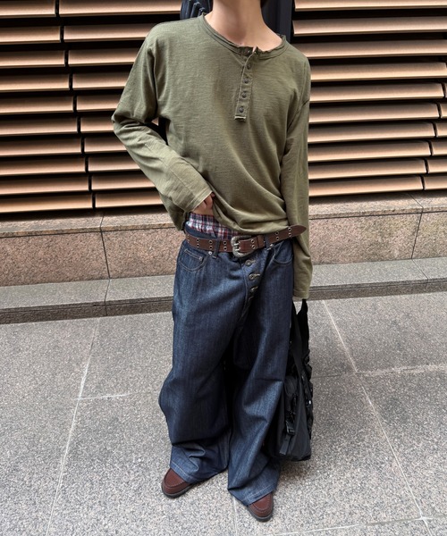 kutir(クティール)の「HENLEY NECK ROLL DESIGN SLUB LONG SLEEVE T-SHIRT/ヘンリーネック ロールデザイン スラブ ロングスリーブ Tシャツ(Tシャツ/カットソー・メンズ・ブラック/ネイビー/ブラウン/オフホワイト/カーキ/ボルドー・MEDIUM/LARGE)」の11枚目の写真