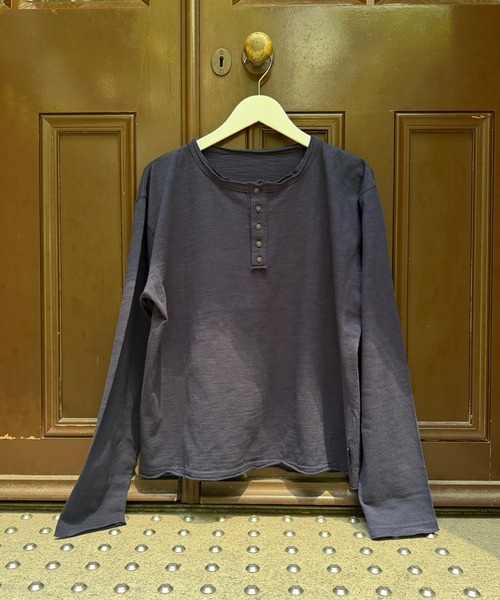 kutir(クティール)の「HENLEY NECK ROLL DESIGN SLUB LONG SLEEVE T-SHIRT/ヘンリーネック ロールデザイン スラブ ロングスリーブ Tシャツ(Tシャツ/カットソー・メンズ・ブラック/ネイビー/ブラウン/オフホワイト/カーキ/ボルドー・MEDIUM/LARGE)」の22枚目の写真