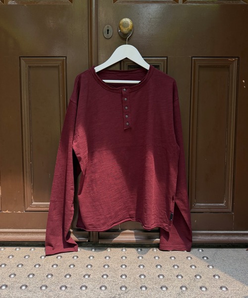 kutir(クティール)の「HENLEY NECK ROLL DESIGN SLUB LONG SLEEVE T-SHIRT/ヘンリーネック ロールデザイン スラブ ロングスリーブ Tシャツ(Tシャツ/カットソー・メンズ・ブラック/ネイビー/ブラウン/オフホワイト/カーキ/ボルドー・MEDIUM/LARGE)」の19枚目の写真