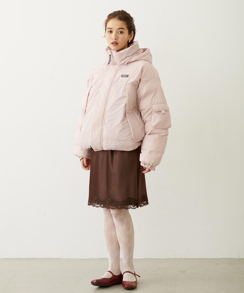 MILKFED.(ミルクフェド)の「OVERSIZED PUFFER JACKET(ダウンジャケット/コート・レディース・ブラック/オフホワイト/ライトピンク・S/M)」の9枚目の写真