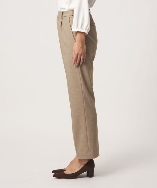 A DAY IN THE LIFE UNITED ARROWS(アデイインザライフユナイテッドアローズ)の「ドビー タックストレートパンツ ‐セットアップ対応・ウォッシャブル‐<A DAY IN THE LIFE>(その他パンツ・レディース・ベージュ/ネイビー・38/36/40)」の9枚目の写真