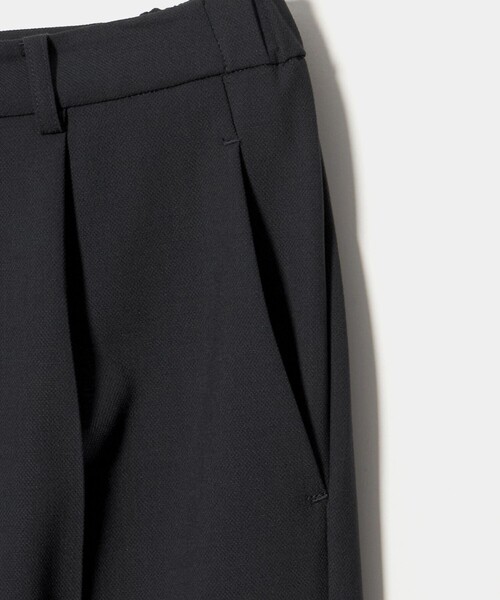 A DAY IN THE LIFE UNITED ARROWS(アデイインザライフユナイテッドアローズ)の「ドビー タックストレートパンツ ‐セットアップ対応・ウォッシャブル‐<A DAY IN THE LIFE>(その他パンツ・レディース・ベージュ/ネイビー・38/36/40)」の14枚目の写真