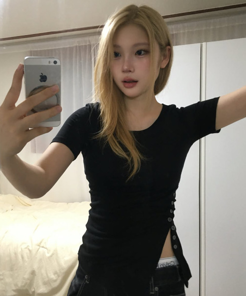 KANEITEI(カネイテイ)の「MUSE DRAPED SHORT SLEEVE (BLACK)(Tシャツ/カットソー・レディース・ブラック・FREE)」の1枚目の写真