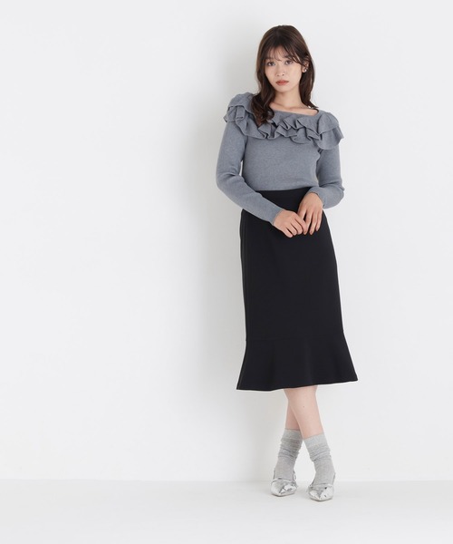 NATURAL BEAUTY BASIC(ナチュラルビューティーベーシック)の「フリルスクエアネックニット(ニット/セーター・レディース・ラベンダー/チャコールグレー/オフホワイト・FREE)」の16枚目の写真