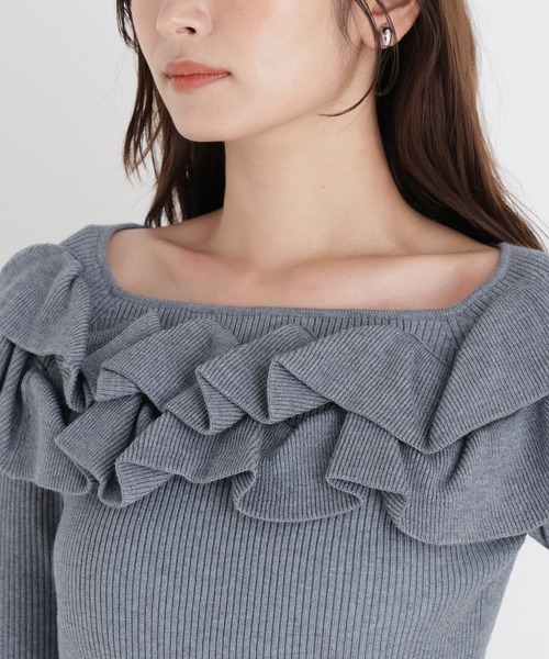 NATURAL BEAUTY BASIC(ナチュラルビューティーベーシック)の「フリルスクエアネックニット(ニット/セーター・レディース・ラベンダー/チャコールグレー/オフホワイト・FREE)」の20枚目の写真