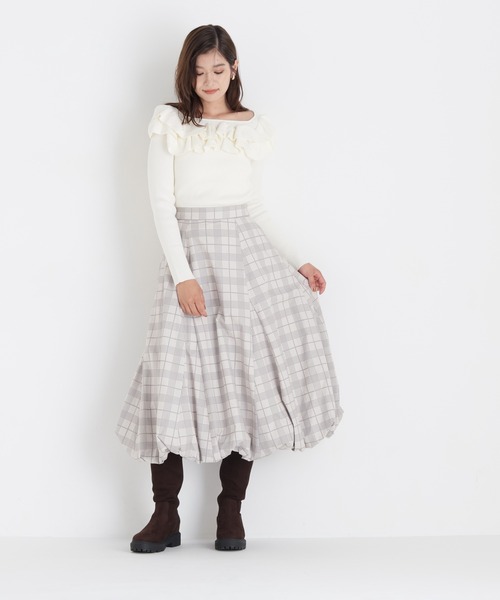 NATURAL BEAUTY BASIC(ナチュラルビューティーベーシック)の「フリルスクエアネックニット(ニット/セーター・レディース・ラベンダー/チャコールグレー/オフホワイト・FREE)」の10枚目の写真