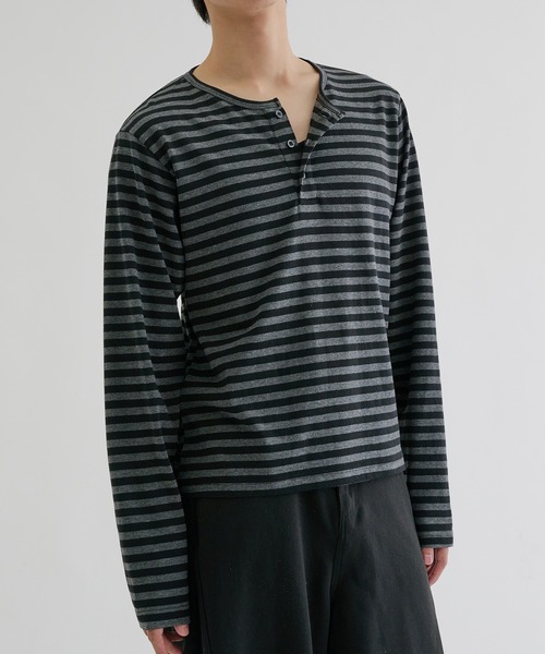 EPNK（イーピーエヌケー）の「Assorted border long sleeve henly tee / アソートボーダーロングスリーブヘンリーT（Tシャツ/カットソー・メンズ・カーキ/ブラック/ブラック系・MEDIUM/SMALL/LARGE）」の17枚目の写真