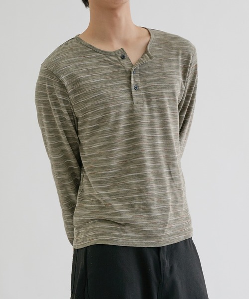 EPNK（イーピーエヌケー）の「Assorted border long sleeve henly tee / アソートボーダーロングスリーブヘンリーT（Tシャツ/カットソー・メンズ・カーキ/ブラック/ブラック系・MEDIUM/SMALL/LARGE）」の4枚目の写真