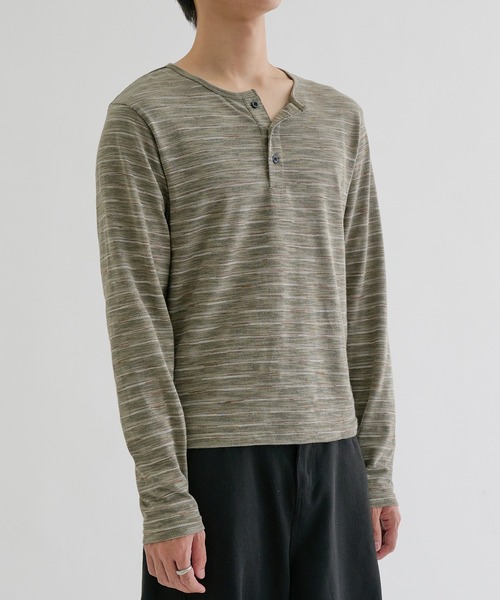 EPNK（イーピーエヌケー）の「Assorted border long sleeve henly tee / アソートボーダーロングスリーブヘンリーT（Tシャツ/カットソー・メンズ・カーキ/ブラック/ブラック系・MEDIUM/SMALL/LARGE）」の5枚目の写真