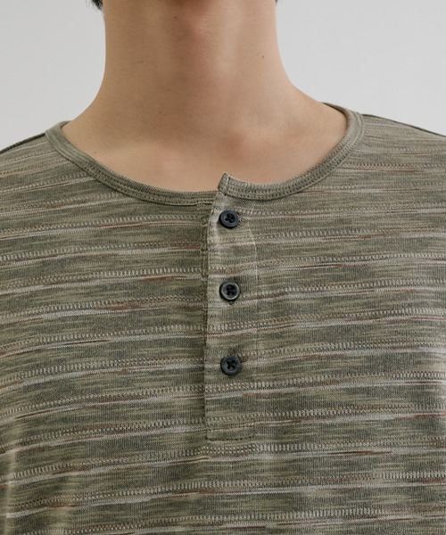 EPNK（イーピーエヌケー）の「Assorted border long sleeve henly tee / アソートボーダーロングスリーブヘンリーT（Tシャツ/カットソー・メンズ・カーキ/ブラック/ブラック系・MEDIUM/SMALL/LARGE）」の12枚目の写真