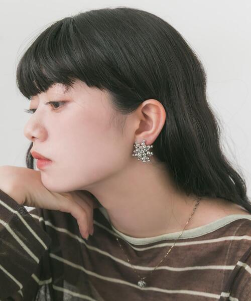SMELLY(スメリー)の「メタルビーズボリュームピアス(ピアス(両耳用)・レディース・シルバー・-)」の5枚目の写真