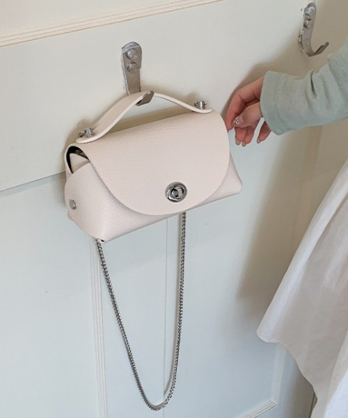 mebole(メボレ)の「chain shoulder mini bag(ショルダーバッグ・レディース・ホワイト/ブラック/シルバー・FREE)」の5枚目の写真