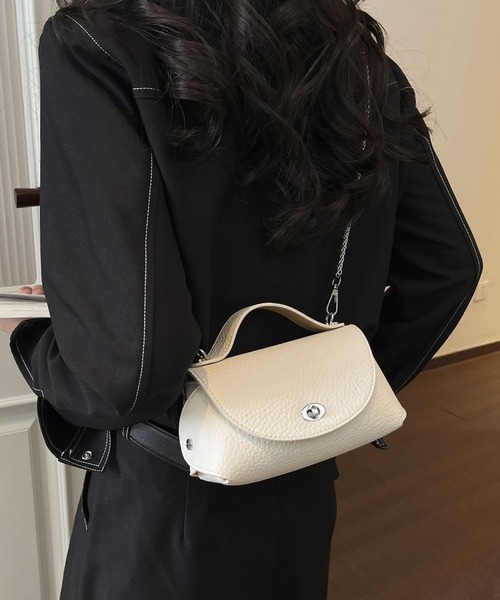 mebole(メボレ)の「chain shoulder mini bag(ショルダーバッグ・レディース・ホワイト/ブラック/シルバー・FREE)」の6枚目の写真