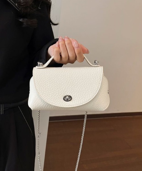 mebole(メボレ)の「chain shoulder mini bag(ショルダーバッグ・レディース・ホワイト/ブラック/シルバー・FREE)」の7枚目の写真