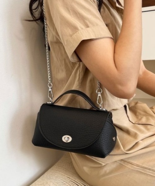 mebole(メボレ)の「chain shoulder mini bag(ショルダーバッグ・レディース・ホワイト/ブラック/シルバー・FREE)」の11枚目の写真