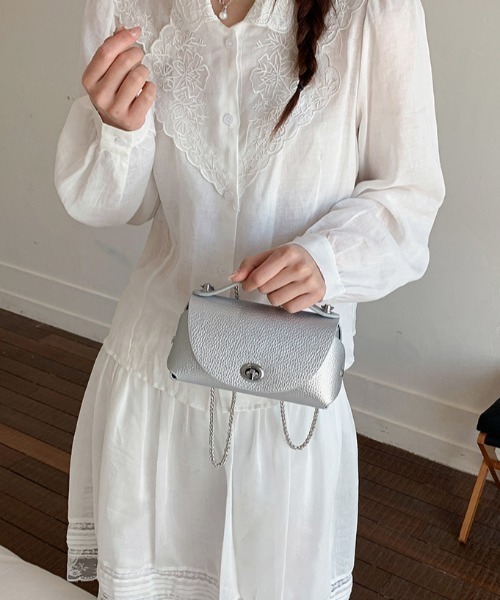 mebole(メボレ)の「chain shoulder mini bag(ショルダーバッグ・レディース・ホワイト/ブラック/シルバー・FREE)」の12枚目の写真