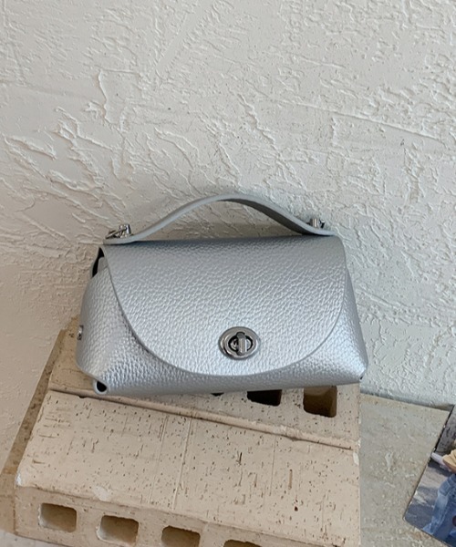 mebole(メボレ)の「chain shoulder mini bag(ショルダーバッグ・レディース・ホワイト/ブラック/シルバー・FREE)」の15枚目の写真