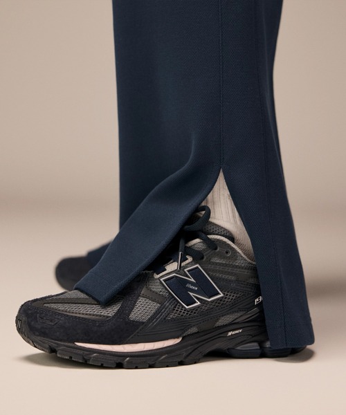 NEW BALANCE(ニューバランス)の「1906N(スニーカー・レディース・ダークネイビー・27.0cm/26.5cm/26.0cm/25.5cm/25.0cm/24.0cm/30.0cm/29.0cm/28.5cm/28.0cm/27.5cm/23.5cm/23.0cm/22.5cm)」の2枚目の写真