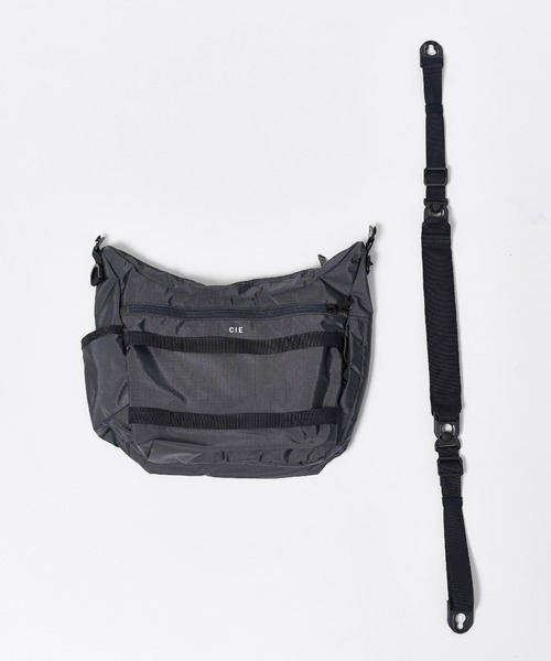 CIE(シー)の「【CIE】GRID0 SHOULDERBAG-04 (S size)(ショルダーバッグ・メンズ・ブラック・FREE)」の3枚目の写真
