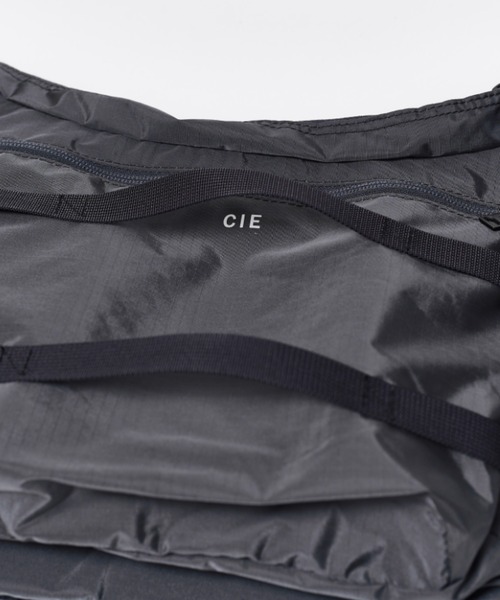 CIE(シー)の「【CIE】GRID0 SHOULDERBAG-04 (S size)(ショルダーバッグ・メンズ・ブラック・FREE)」の7枚目の写真