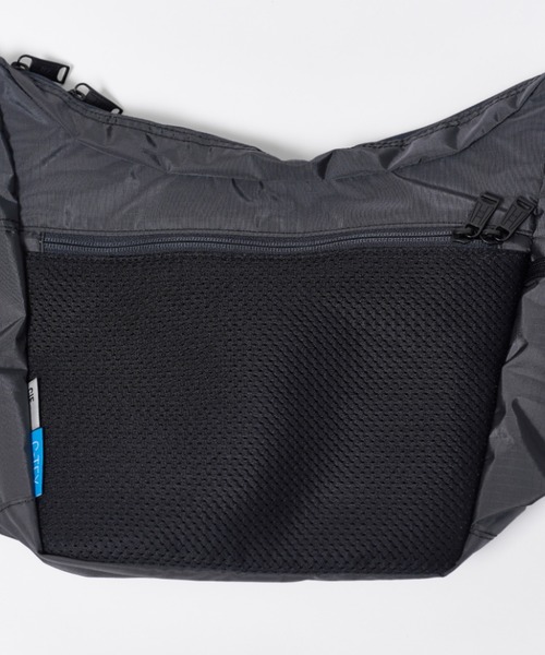CIE(シー)の「【CIE】GRID0 SHOULDERBAG-04 (S size)(ショルダーバッグ・メンズ・ブラック・FREE)」の12枚目の写真