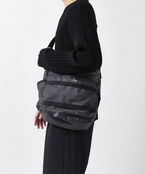 CIE(シー)の「【CIE】GRID0 SHOULDERBAG-04 (S size)(ショルダーバッグ・メンズ・ブラック・FREE)」の16枚目の写真