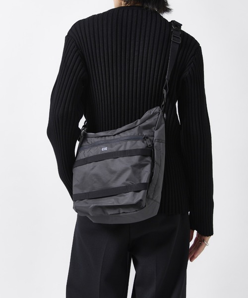 CIE(シー)の「【CIE】GRID0 SHOULDERBAG-04 (S size)(ショルダーバッグ・メンズ・ブラック・FREE)」の18枚目の写真