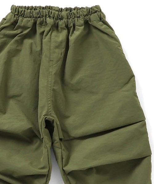 F.O.KIDS(エフオーキッズ)の「F.O.KIDS/エフオーキッズ パラシュートパンツ 10分丈 ナイロン キッズ こども服 男の子 女の子 アウトドア ストリート 2026秋冬(その他パンツ・キッズ・ブラック/ブラウン/ベージュ/カーキ・130/140/150/160)」の4枚目の写真