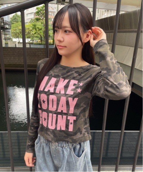 GORGE(ゴージ)の「ビッグロゴ テレコトップス|全4色(Tシャツ/カットソー・レディース・ブラック/ネイビー/オフホワイト/カモフラージュ・F)」の6枚目の写真
