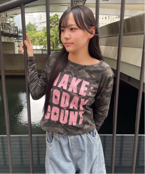 GORGE(ゴージ)の「ビッグロゴ テレコトップス|全4色(Tシャツ/カットソー・レディース・ブラック/ネイビー/オフホワイト/カモフラージュ・F)」の8枚目の写真
