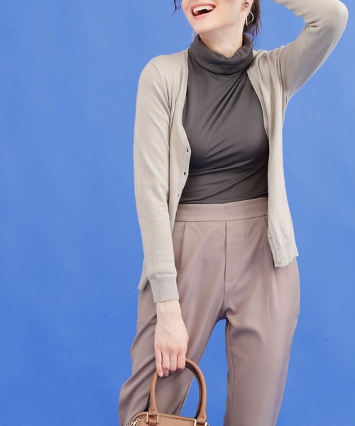 aimoha（アイモハ）の「Ｖネックニットカーディガン（カーディガン/ボレロ・レディース・ブルー系その他/イエロー/パープル系その他/ホワイト/スカイブルー/アイボリー/ピンク/レッド/ベージュ/ミント/ブラック/ブルー/グリーン/グレー/レッド系その他/ネイビー/キャメル/ホワイト×ネイビー/ホワイト×ブラック/ホワイト×ブルー/ブルー系その他2・XX-LARGE/X-LARGE/LARGE/SMALL/MEDIUM/XXXX-LARGE/XXX-LARGE）」の8枚目の写真