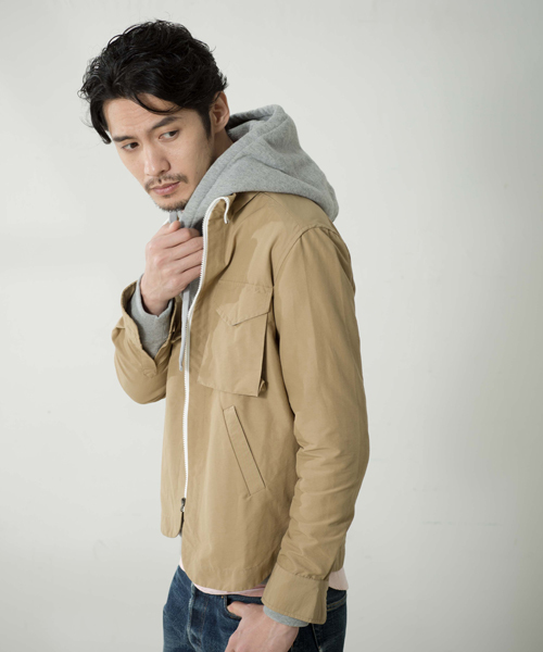 Denime(ドゥニーム)の「64ミリタリーZIPシャツ(ナイロンジャケット・メンズ・ベージュ/ネイビー/カーキ・MEDIUM/LARGE)」の2枚目の写真