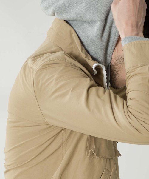 Denime(ドゥニーム)の「64ミリタリーZIPシャツ(ナイロンジャケット・メンズ・ベージュ/ネイビー/カーキ・MEDIUM/LARGE)」の5枚目の写真