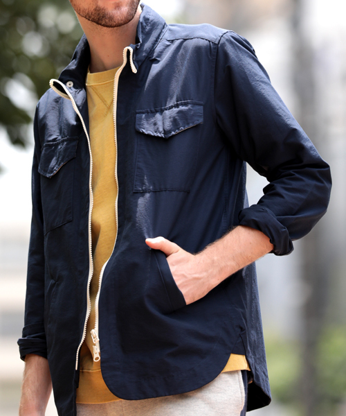 Denime(ドゥニーム)の「64ミリタリーZIPシャツ(ナイロンジャケット・メンズ・ベージュ/ネイビー/カーキ・MEDIUM/LARGE)」の15枚目の写真