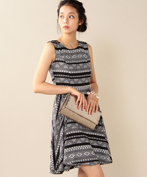 ROSE BUD（ローズバッド）の「(LL ACCESSORIES)RAME CLUTCH BAG[結婚式＆パーティー]（クラッチバッグ・レディース・ブラック/ゴールド/ダークブラウン/ホワイト/シルバー/ゴールド系その他・ONE SIZE）」の6枚目の写真