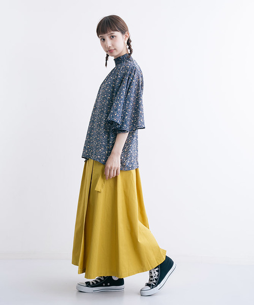 MERLOT(メルロー)の「フラワー柄ギャザーネックフレアスリーブブラウス1165(シャツ/ブラウス・レディース・ネイビー/イエロー/グリーン・FREE)」の4枚目の写真