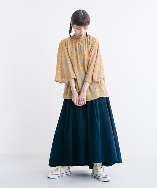 MERLOT(メルロー)の「フラワー柄ギャザーネックフレアスリーブブラウス1165(シャツ/ブラウス・レディース・ネイビー/イエロー/グリーン・FREE)」の6枚目の写真