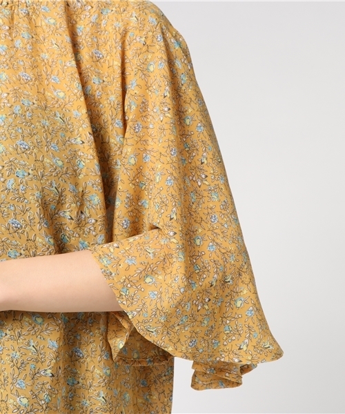 MERLOT(メルロー)の「フラワー柄ギャザーネックフレアスリーブブラウス1165(シャツ/ブラウス・レディース・ネイビー/イエロー/グリーン・FREE)」の12枚目の写真