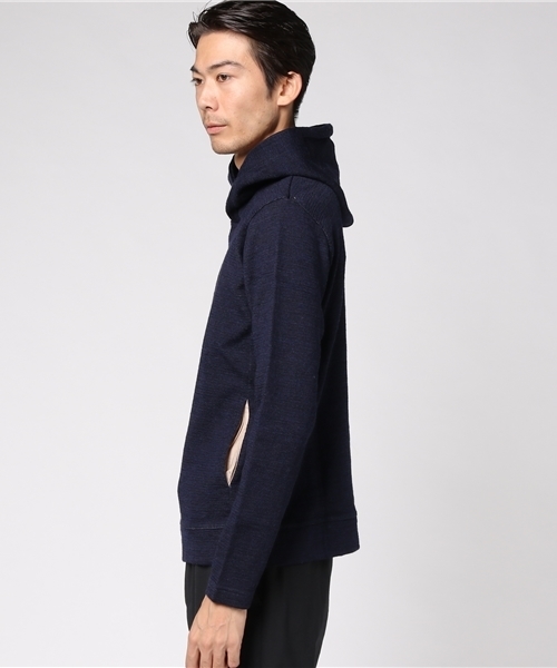 quadro(クオドロ)の「ランディミュールダブルニットプルパーカー(パーカー・メンズ・ブラウン/ネイビー/レッド・MEDIUM/LARGE)」の4枚目の写真