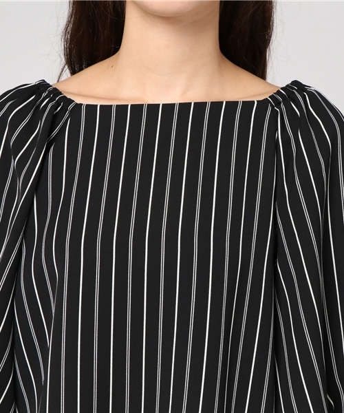 NATURAL BEAUTY BASIC（ナチュラルビューティーベーシック）の「＜ウォッシャブル＞オフショルダーボリュームスリーブブラウス（シャツ/ブラウス・レディース・オフホワイト/ブラック系その他/グリーン/ベージュ系その他・MEDIUM/SMALL）」の18枚目の写真