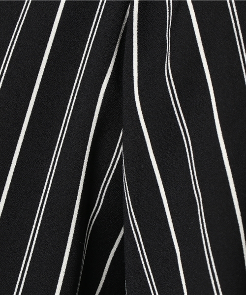 NATURAL BEAUTY BASIC（ナチュラルビューティーベーシック）の「＜ウォッシャブル＞オフショルダーボリュームスリーブブラウス（シャツ/ブラウス・レディース・オフホワイト/ブラック系その他/グリーン/ベージュ系その他・MEDIUM/SMALL）」の19枚目の写真