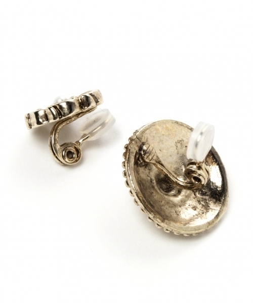 A part by（アパートバイ）の「ボタンイヤリング 775714 （イヤリング・レディース・ゴールド/ゴールド系その他/ゴールド系その他2/ゴールド系その他3・FREE）」の6枚目の写真