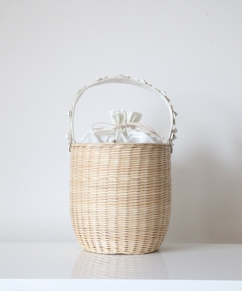 tocco closet（トッコ　クローゼット）の「 お花×スタッズかごバック（かごバッグ・レディース・ブラック/ホワイト・FREE）」の7枚目の写真