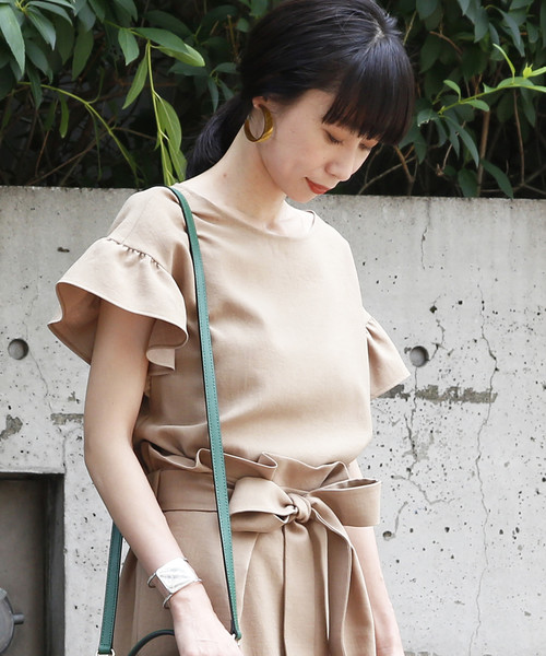 Tiara（ティアラ）の「麻調袖フリルブラウス（シャツ/ブラウス・レディース・ネイビー/ベージュ/グリーン/アイボリー/キャメル・FREE）」の13枚目の写真