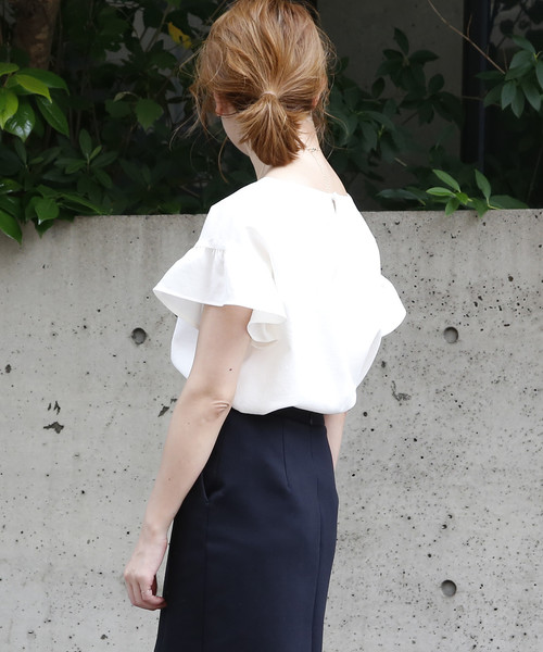 Tiara（ティアラ）の「麻調袖フリルブラウス（シャツ/ブラウス・レディース・ネイビー/ベージュ/グリーン/アイボリー/キャメル・FREE）」の17枚目の写真