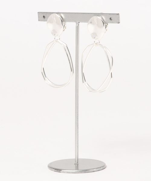 LOWRYS FARM（ローリーズファーム）の「メタルサークルイヤリング　809719（イヤリング・レディース・シルバー/ゴールド/シルバー系その他/ゴールド系その他/ベージュ/ライトグレー・FREE）」の2枚目の写真